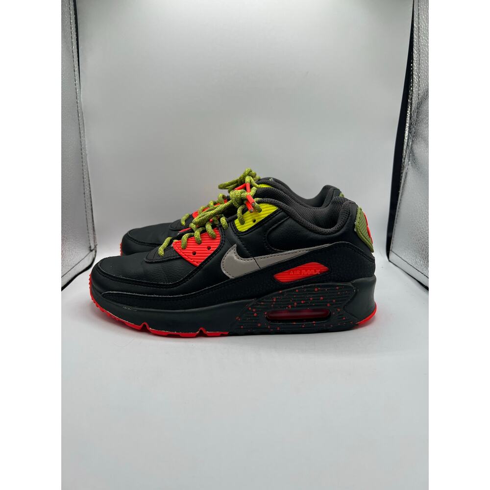 Nike Air Max 90 GS “black Asparagus” 
Size 6 Y